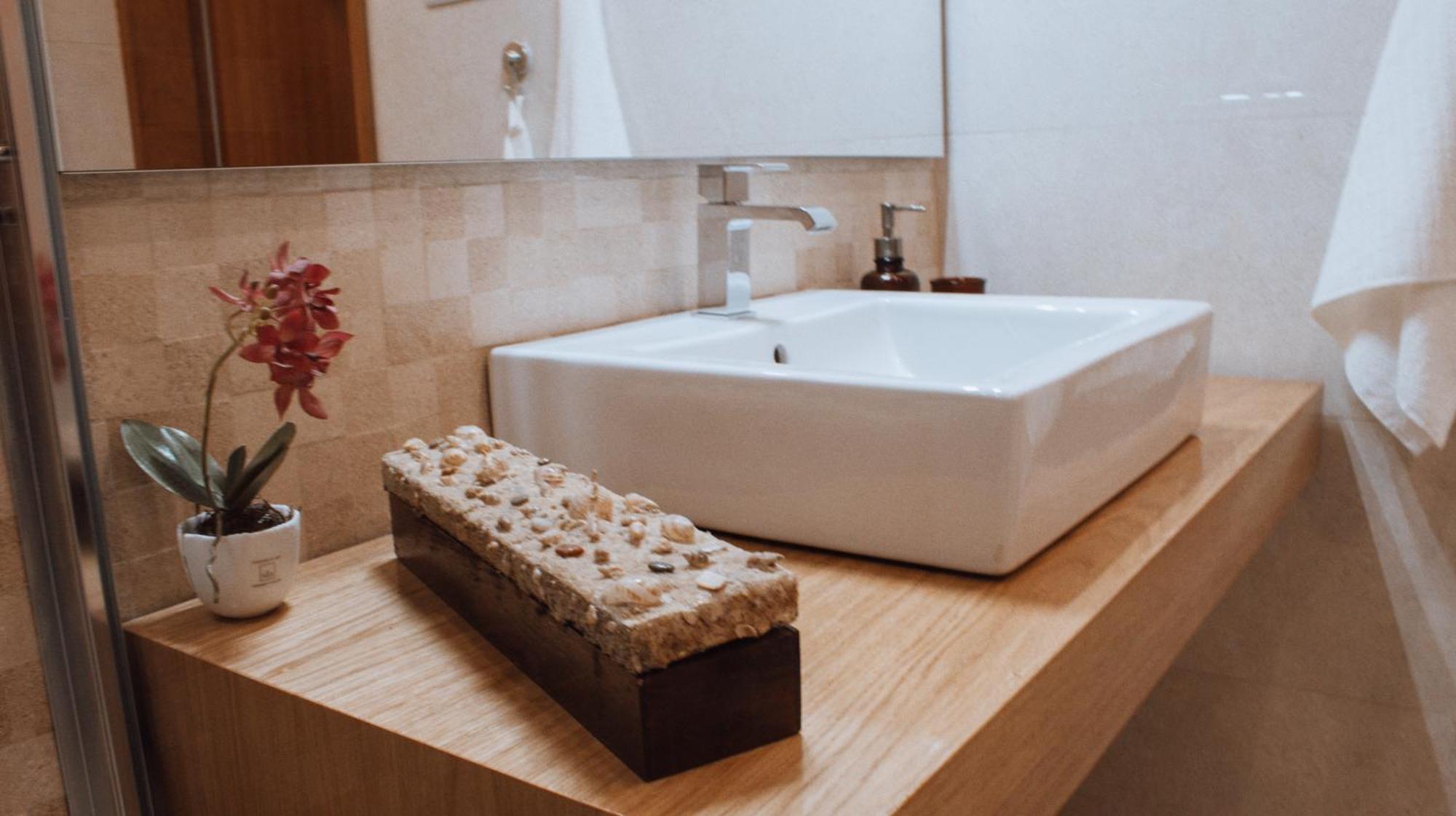 Rota - Opo Airport House Apartman Maía Kültér fotó